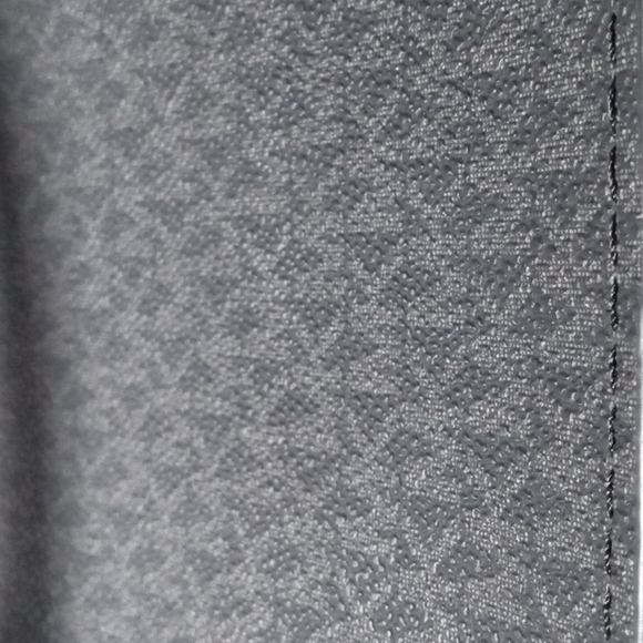 New MICHAEL KORS Women's Signature MK Logo Thin Fanny Pack. Large - Picture 6 of 9